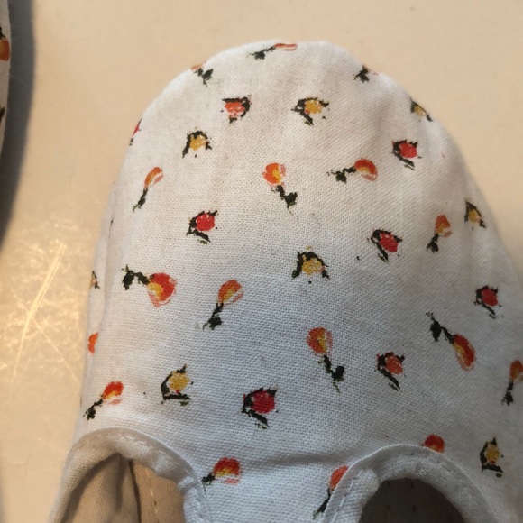 HAO YU Mary Jane flats white with flowers sz 9 - Picture 2 of 4